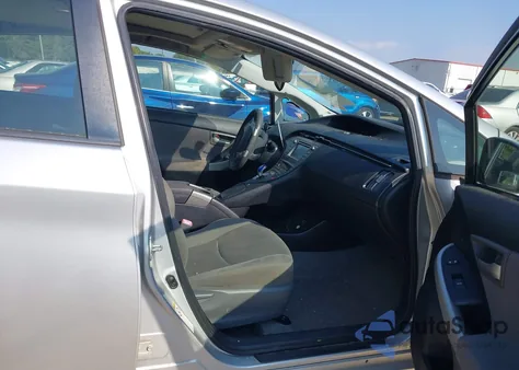 2013 Toyota Prius Three из США, поврежденный, VIN JTDKN3DU5D5697506